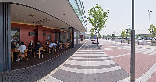 PA�̒����Ɉʒu����i�����p�m���}�ʐ^�D�V�C���悢���͉��܂�˂��J������Ă���